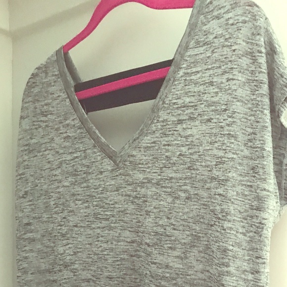 Short sleeve v front and back - Picture 1 of 4